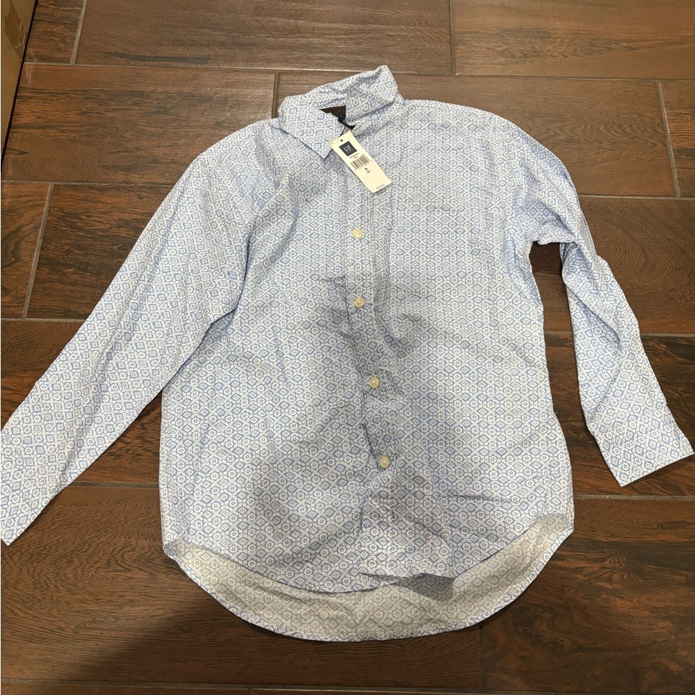 GAP Light Blue Geometric Button Down Shirt